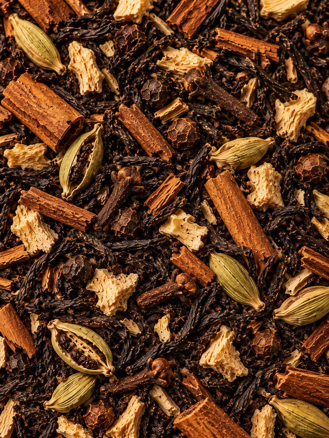 Té negro chai Marabans en hoja, detalle macro